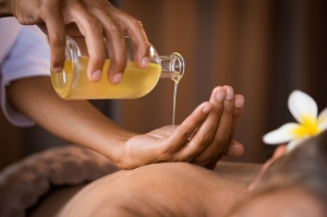 10 Tips for Ayurvedic Oil Massage